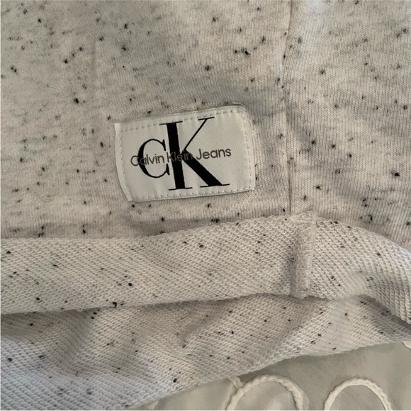 CK Cropped Hoodie & Cuffed Highrise Shorts Off White & Black Speckled Lounge Set - Picture 10 of 13